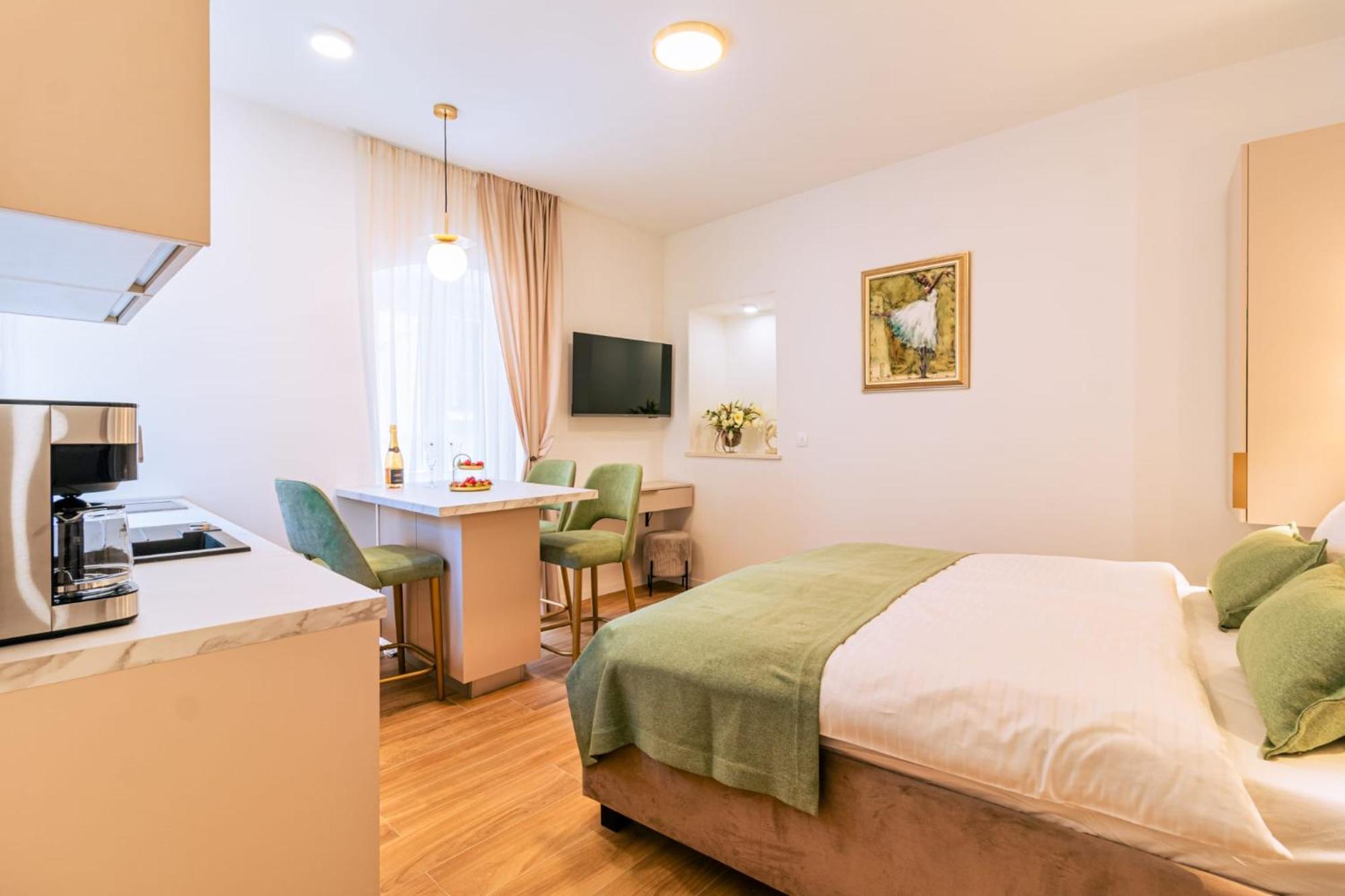 Luxury 2 Bedroom-2 Bathroom Apartment & Studio App With Rooftop Terrace Split Exterior photo
