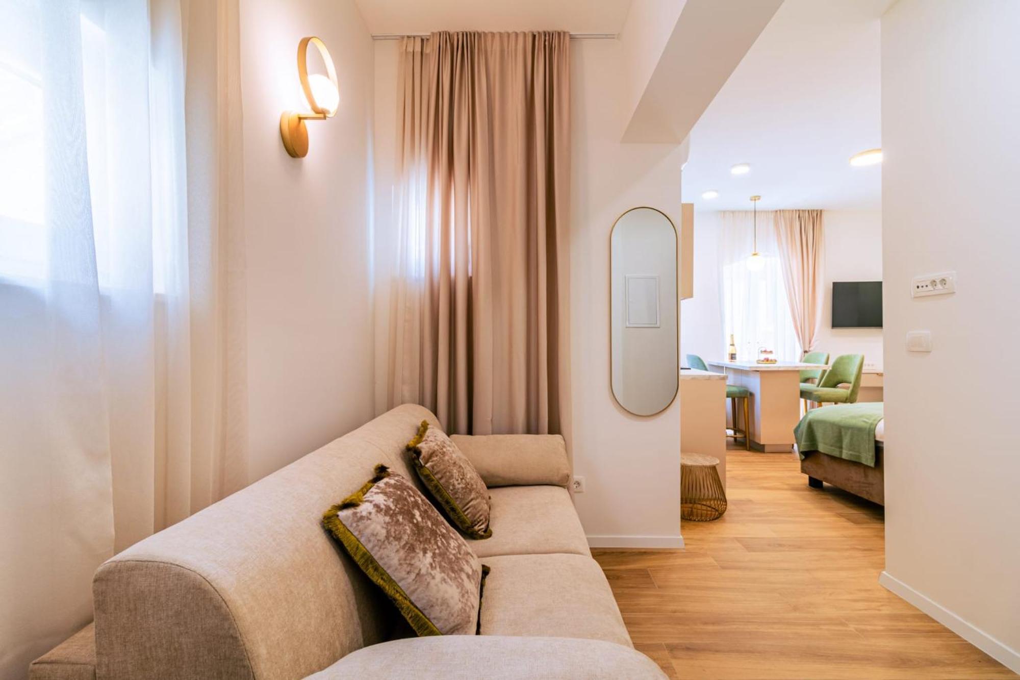 Luxury 2 Bedroom-2 Bathroom Apartment & Studio App With Rooftop Terrace Split Exterior photo