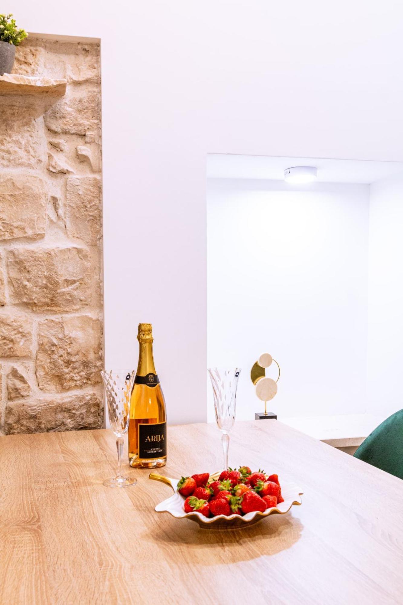 Luxury 2 Bedroom-2 Bathroom Apartment & Studio App With Rooftop Terrace Split Room photo
