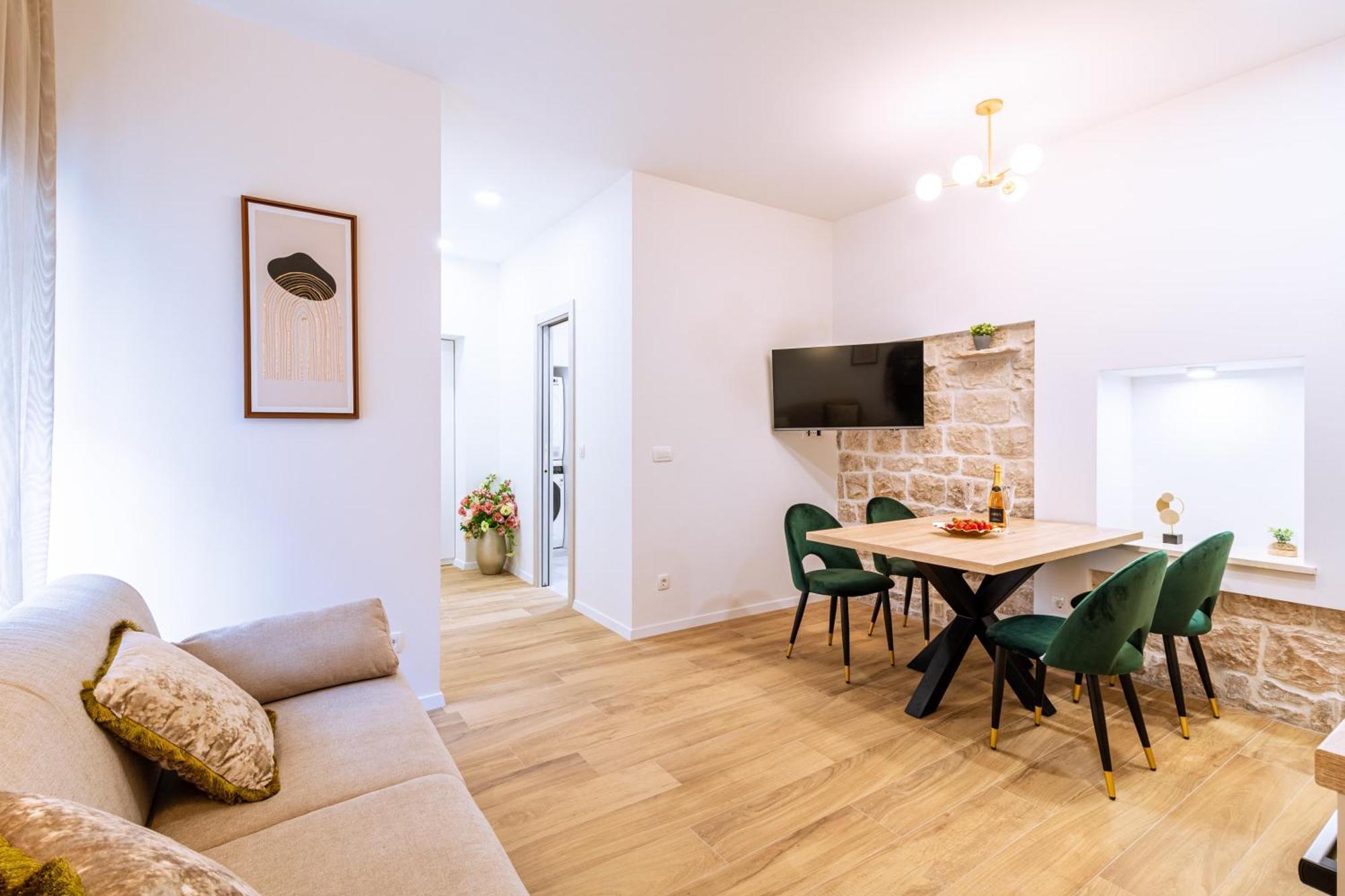 Luxury 2 Bedroom-2 Bathroom Apartment & Studio App With Rooftop Terrace Split Exterior photo